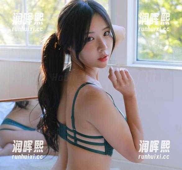 免费图册：Habin夏彬(하빈)摇曳高跟鞋带来的不安分背影