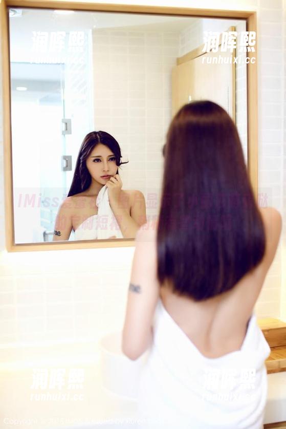 IMiss爱蜜社-小丽莎萌萌哒 IMiss爱蜜社 - 图片显示了小丽莎萌萌哒的定制短裙,稍稍有些动情呢