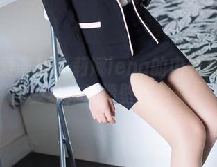 IMiss爱蜜社 – 莉娜lena的内衣写真：壁纸变身，连墙壁都想看！