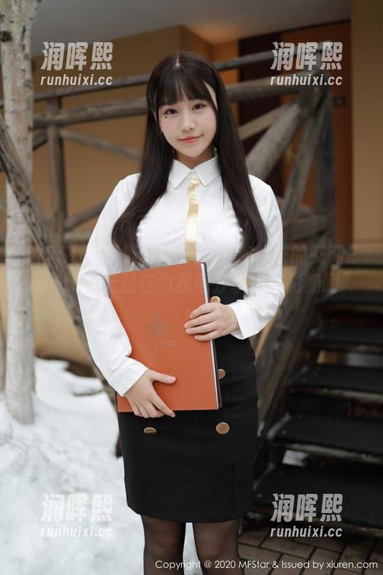MFStar模范学院-艾莉Evelyn MFStar模范学院 - 戴上连体衣的艾莉Evelyn,无疑在为我们分享“精彩俯瞰”!