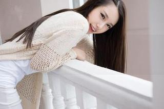 MiStar魅妍社 – 原图里的小乔Joyi，哎哟，这网袜搭配得恰到好处，太会玩儿了，灵感满满！