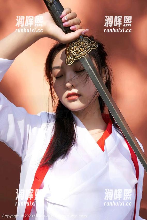 MiiTao蜜桃社-蜜蕊Mary MiiTao蜜桃社 - 蜜蕊Mary的职业装合集,图片捕捉了所有上班族的挣扎