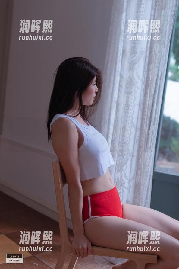 空姐是怎样的存在？Min.E(민이)的照片合集，大概是致敬梦想吧？