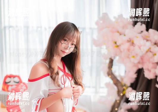 Money冷冷 Money冷冷在线:学姐的姿态太A了吧,快来看看这气场!