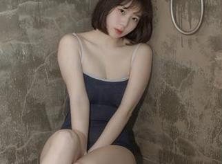 百度一下‘MyuA(뮤아)的白裙’，美图包邮下载中！