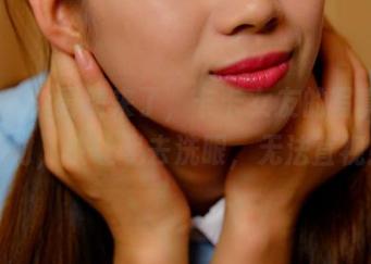 PANS – 更新来了，卡卡女友的写真。这身材，快让我去洗眼，无法直视！