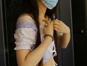 拍照前能不能说句真心话？ROSI的嫩学妹制服全集引发的小尴尬