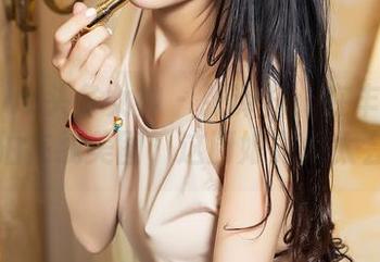 TouTiao头条女神 – 张译丹：在丰富菜谱中抓拍在线美图，这厨娘真是太会了！
