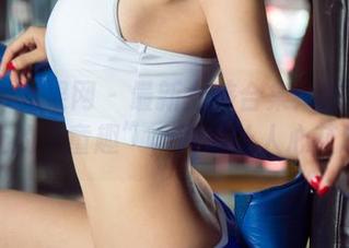 UGirls尤果网 – 最新女孩合集：发现蒋贝贝身上的“童趣”，简直让人心花怒放。