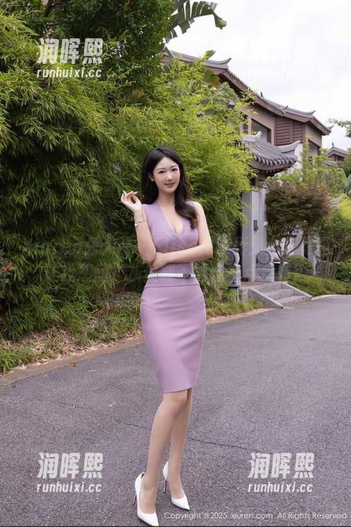 Xiuren秀人网-Elise谭晓彤 Xiuren秀人网 - Elise谭晓彤:全套写真让我想问,灰丝能不能也来点反转!