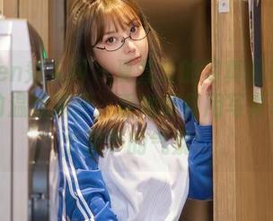 Xiuren秀人网 – 夏雪爱的写真图册：当夏天的温度飙升，看她如何用写真装满整个季节的气氛！