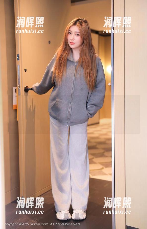 Xiuren秀人网-安然maleah Xiuren秀人网 - 一条吊带的安然maleah,写真里的细节套图让人不由自主想象起来。