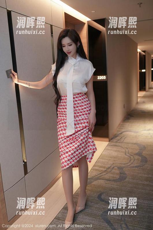 Xiuren秀人网-林文文yooki Xiuren秀人网 - 林文文yooki和她的定制皮衣写真,我的审美原地满分!