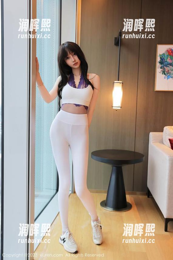 Xiuren秀人网-雯大王susie Xiuren秀人网 - 雯大王susie的夏日图包:下载后你也能拥有“海边度假”的气场,尽管可能只是沙发上的一张椅子。