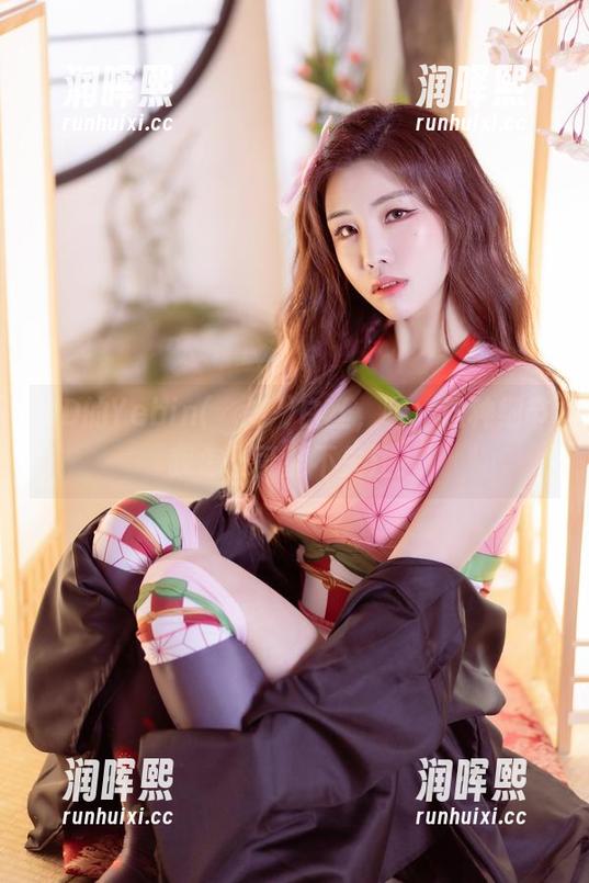 HD的Yebin(전예빈)白丝，啊，这种细节我怎么可能不关注？