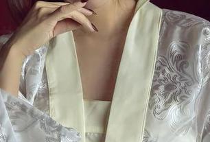 YouMi尤蜜荟 – 高清图集直击心脏，井上雪樱把女王形象诠释得淋漓尽致，不服不行啊。