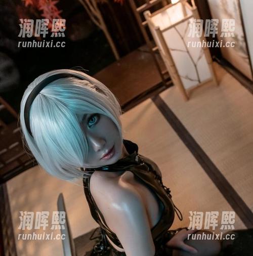 izumi泉桃子 izumi泉桃子那张高清秘书照片,尴尬又不失优雅。