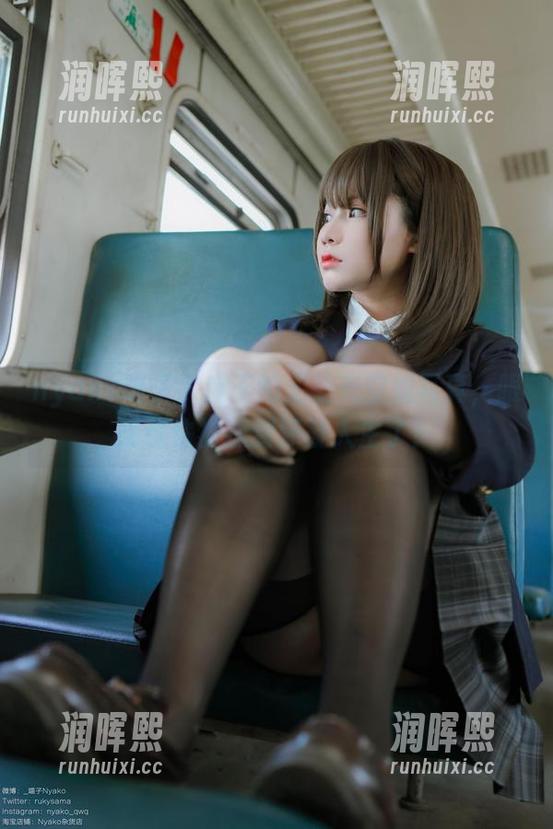 nyako喵子大魔王 nyako喵子大魔王的无圣光空姐写真,眼睛都快被撩到怀疑人生了!