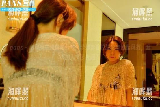 pans-薇妮 pans - 薇妮的高清图册公布:学姐穿着校服也有如此风范,我该加入文艺社吗?