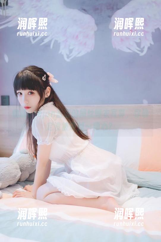 usejan蓝蓝 偷瞄usejan蓝蓝的黑丝睡衣写真,你确定没被电掉一颗心?