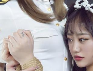 丽柜 – Amily的比基尼写真集？比沙滩还热，快来打包资源！