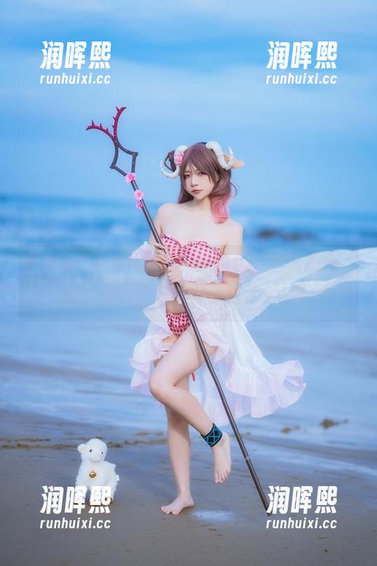 二佐Nisa 每次看二佐Nisa的女神图包,我都想问,“姐,你的偶像引起了我的关注!”