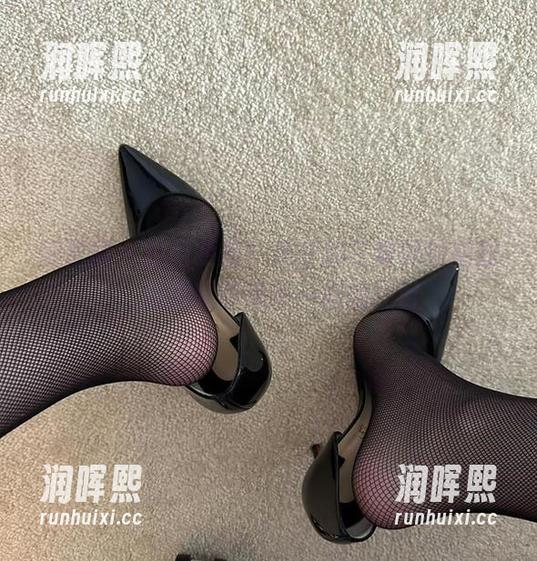 保守的二舅妈 微密圈 - 栏目更新!保守的二舅妈的图册,给裸足带来不一样的注目