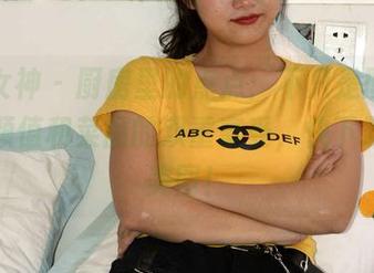 初夏女神 – 厨房里的点点：不只是厨娘，更是颜值和菜品的双重享受，快下载这些美图！