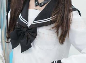 竟然是可可小白兔！她的女王写真套图颜色真大胆！