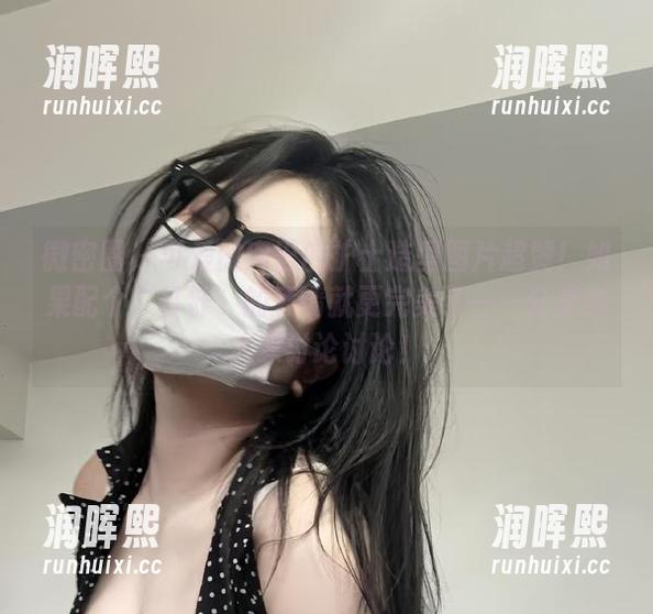 可爱的肉巴 微密圈 - 可爱的肉巴的护士造型图片超赞!如果配个“打针”的表情就更完美了——分享给大家讨论讨论!