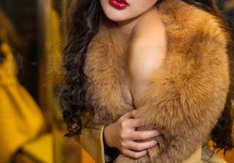 头条女神 – 美图再多，谁能抵挡得住莫晓希的红裙挑战？