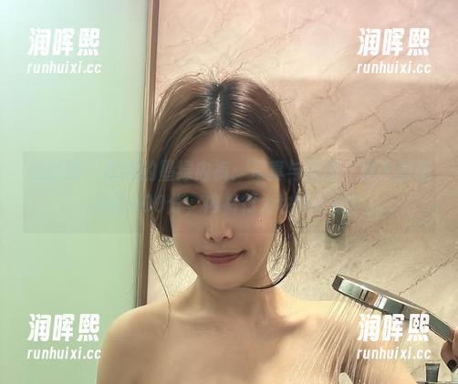 奶雯 微密圈 - 奶雯的墨绿内裤:写真与原图,这个颜值我给100分,内裤行为也满分呐!