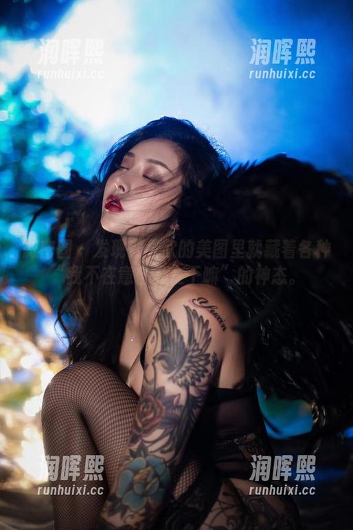 微密圈 - 发现宋昱欣的美图里就藏着各种“我不在意自己在干嘛”的神态。
