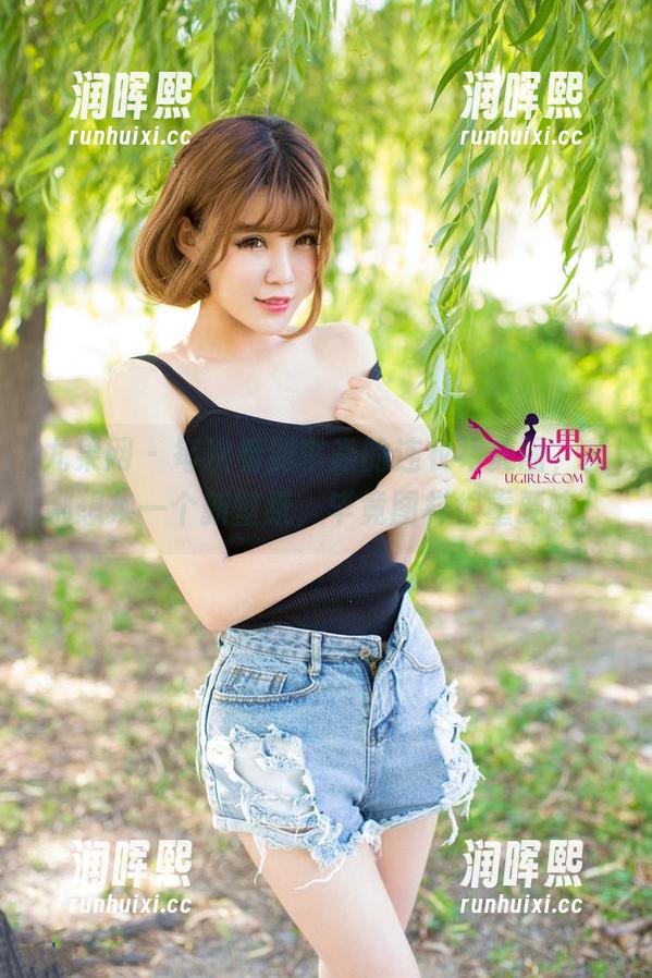 尤果网-李焱 尤果网 - 每次看到李焱的连衣裙美图,我都想换一个新壁纸,毕竟图样很重要嘛!