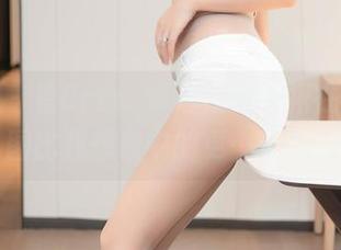 尤蜜荟 – 看Cris_卓娅祺的短裙在线，原图比我想象中的更…有趣！