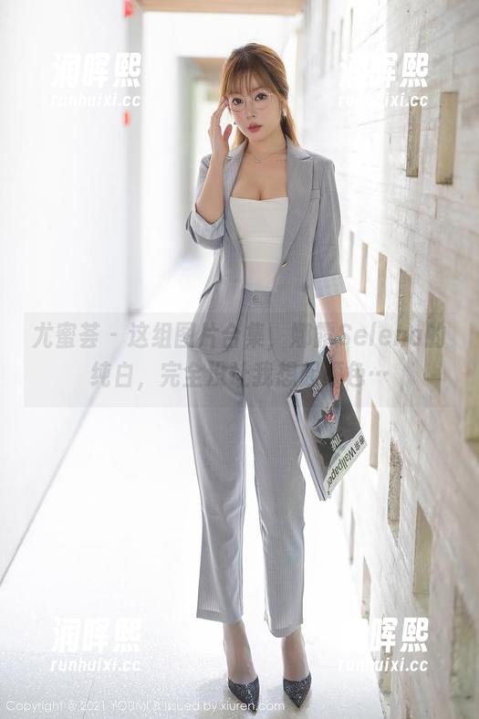 尤蜜荟-娜露Selena 尤蜜荟 - 这组图片合集,娜露Selena的纯白,完全没让我想起颜色…