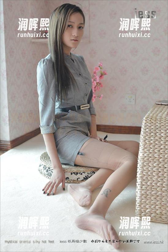 异思趣向-美子 异思趣向 - 美子私房:当橘色高跟遇上肉丝,真是意想不到的搭配太妙了。