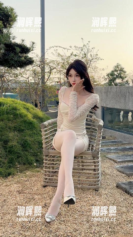 徐莉芝 微密圈 - 作品瞬间발릴:徐莉芝让“玲珑身姿”成了新的心头好