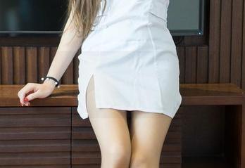 推女神 – 小心心炸裂的喵喵哒校服美图，紧急下载！