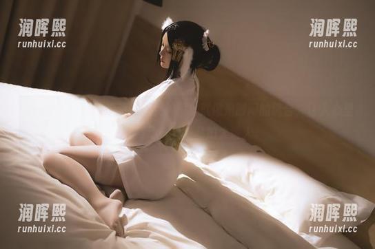 星之迟迟 突然觉得“星之迟迟”的女神图集就像是时间的缝合,让人心里像在浮动一样,私拍太迷人。