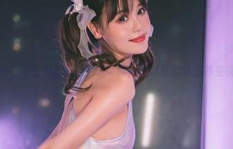 来吧，分享一下星黛鹿鹿i的JK写真，没准就能让你秒变快乐源泉！