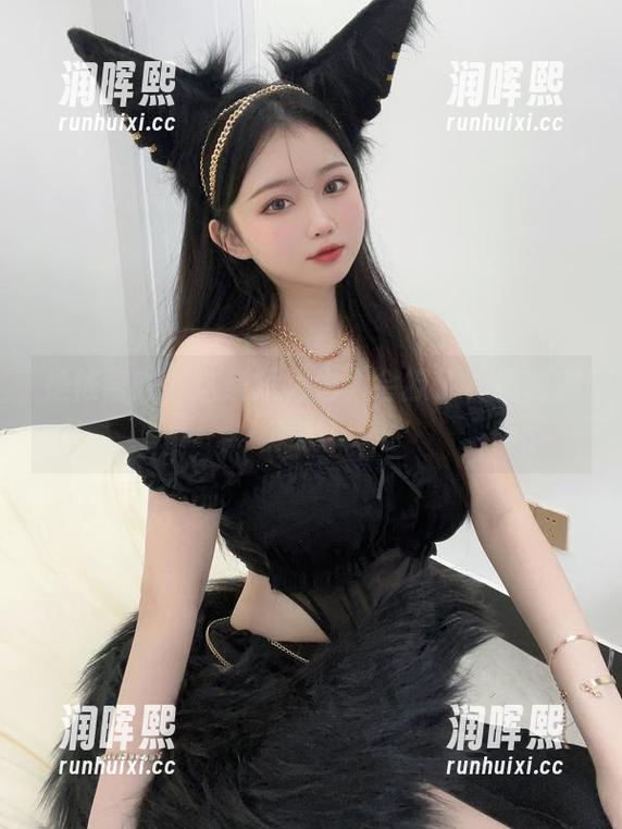 是依酱吖 是依酱吖,这条短裙也太会撩了,福利满满哟!