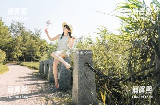 桃墨公子 桃墨公子精选作品“罗莎莉亚”,这一看就不错,真想拿去给我朋友当桌面。