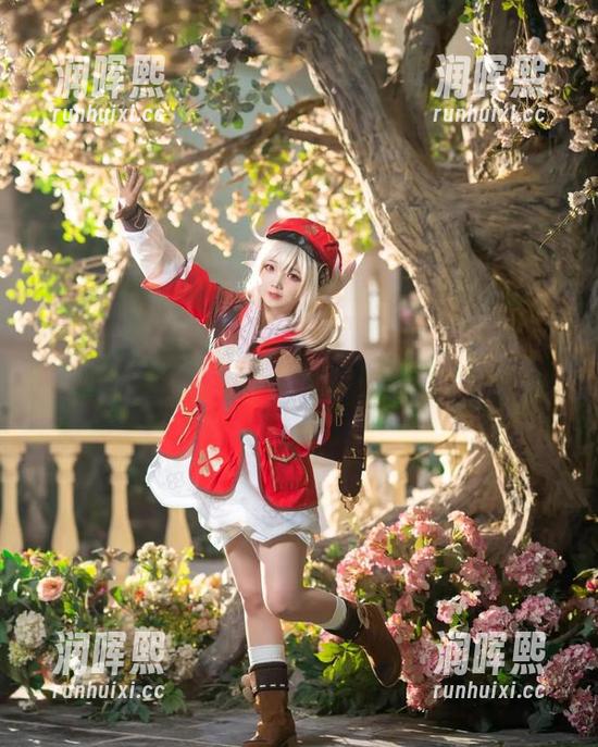 楚楚子w 楚楚子w的写真大变样,龙和虎在逢坂大河的原图里相遇了!