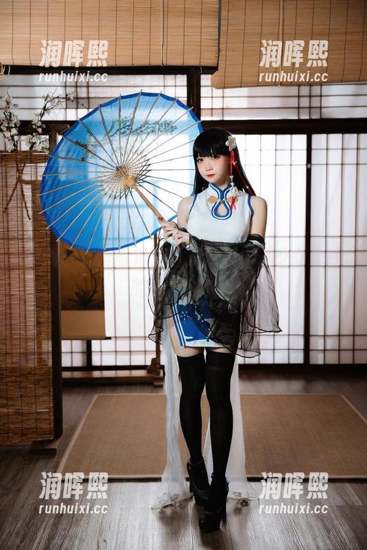 焖焖碳 焖焖碳的新图集,让泳装变成了少女前线的战斗装?!
