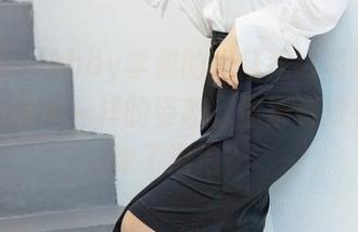 爱蜜社 – Abby李雅的浴缸定制写真：在水中捞起不一样的姿态，你猜有没有人带走了泡泡？