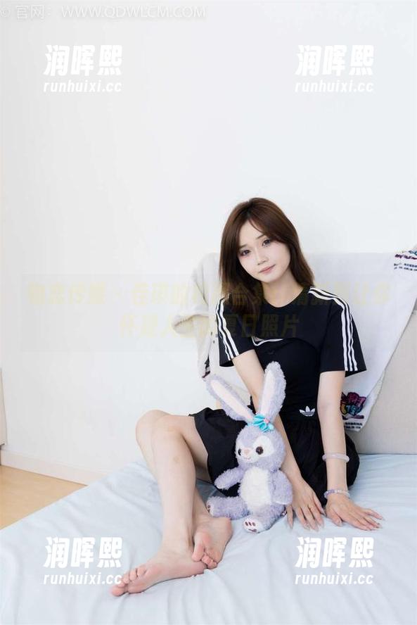 物恋传媒-佳琪 物恋传媒 - 佳琪的校服合集:清新到让你怀疑人生的夏日照片