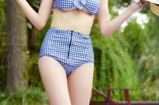 王羽杉的白裙，cos了个女孩儿心思，照片里的某种甜腻味道，真想舔屏幕！