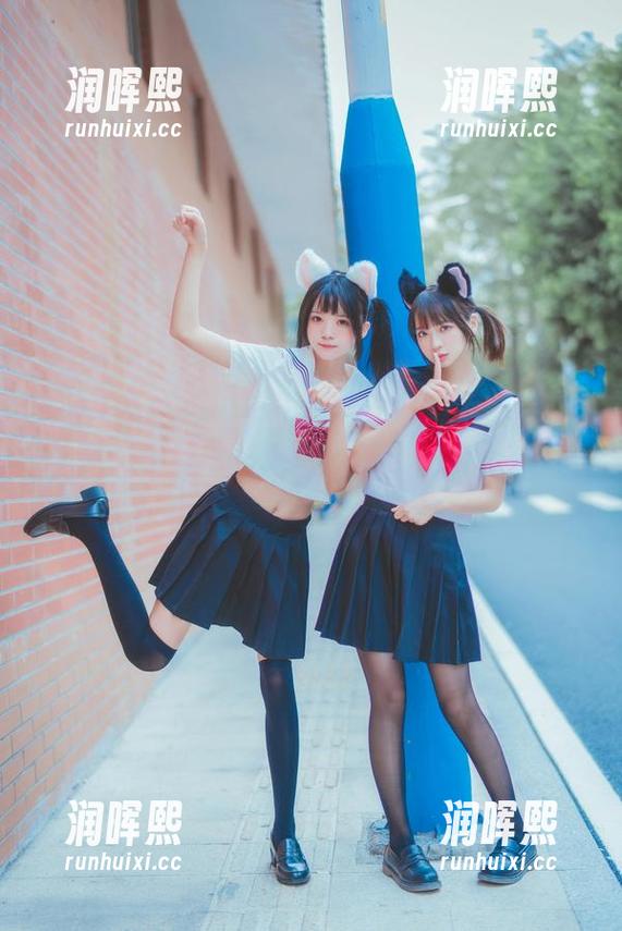 疯猫ss 疯猫ss在教室里!私拍原图,学习新姿势的地方。