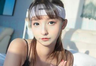 没错，神乐坂真东恶魔女仆的图集让我在周末的午后陷入沉思…